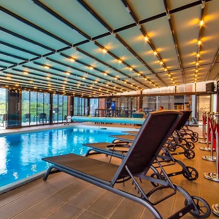 ベッド・アンド・ブレックファスト Montekarlo Na Drini 4*