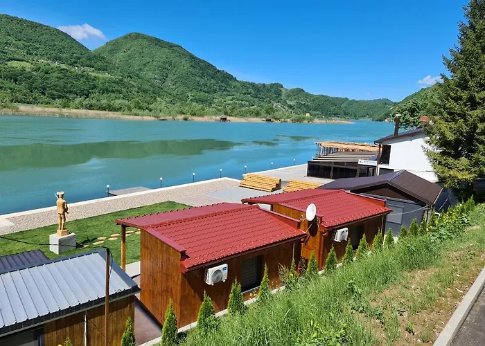 Montekarlo Na Drini לינה וארוחת בוקר