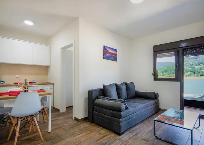 Montekarlo Na Drini לינה וארוחת בוקר 4*