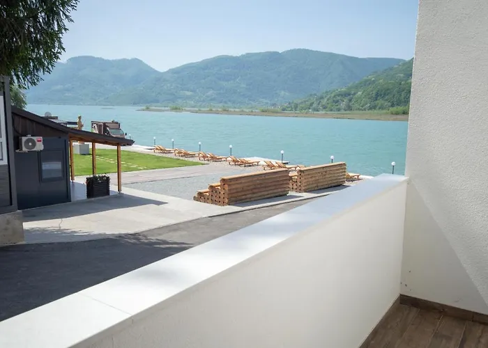 Montekarlo Na Drini לינה וארוחת בוקר 4*