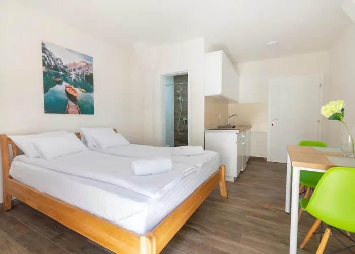 לינה וארוחת בוקר Montekarlo Na Drini Mali Zvornik